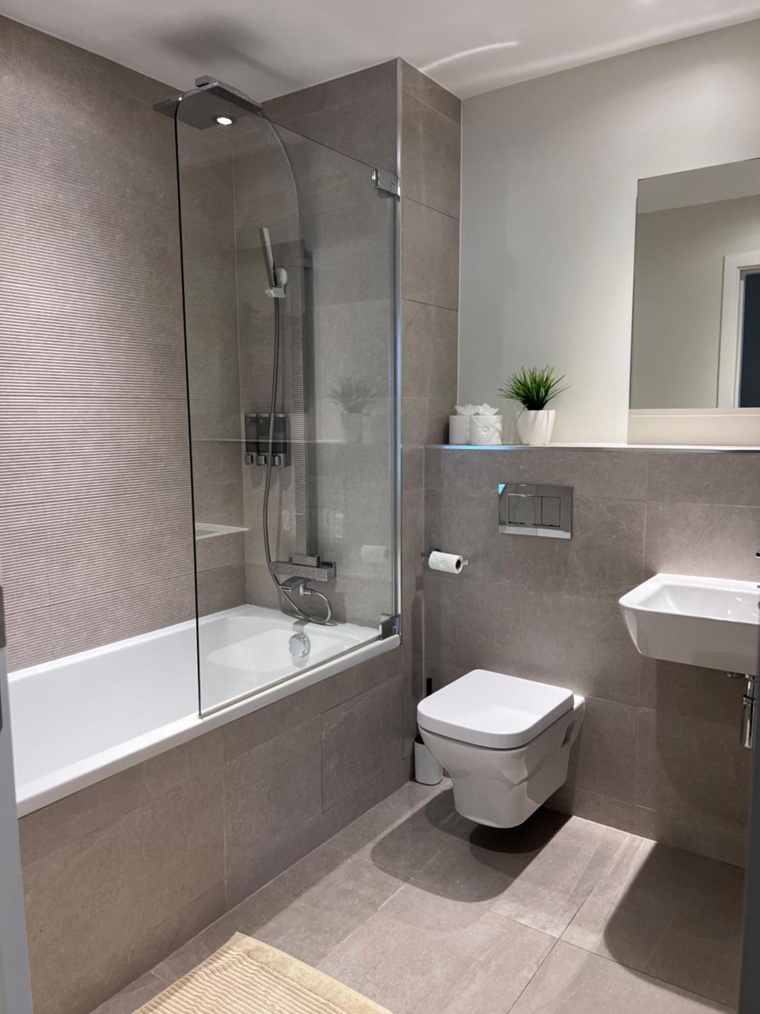 Deluxe 1-Bed Apartment In The City Centre Gibraltar Exterior foto